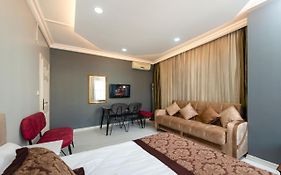 Ays Istanbul House Hotel